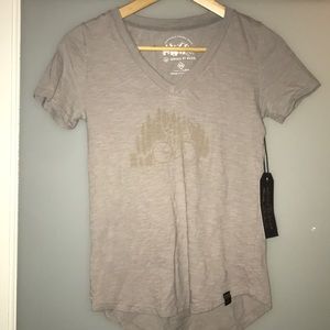 United by blue v neck t shirt XS